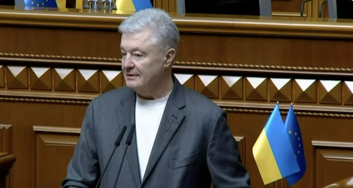 Порошенко заявив, що телеграм-канали винні в тому, що депутатам доводиться працювати